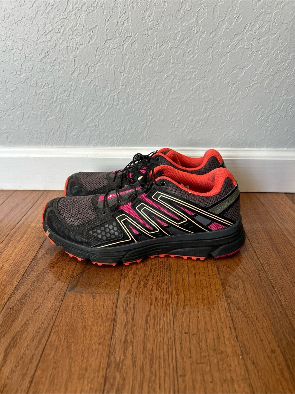 Salomon X-Mission 3 Hiking Trail Shoes Women’s Size 7.5 Gray Pink